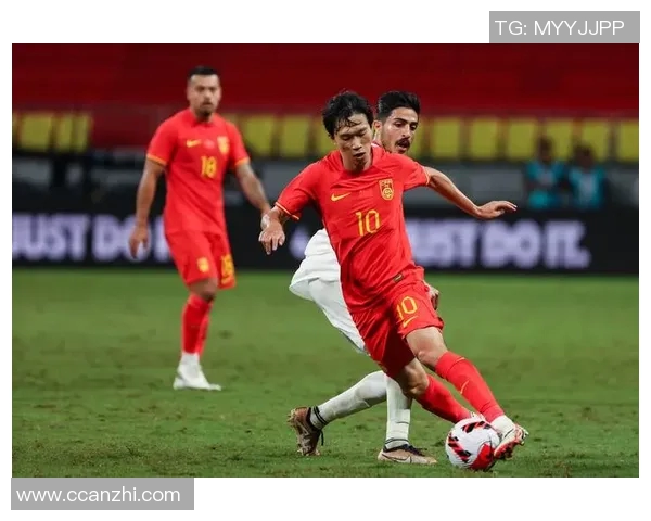 国足世预赛对阵卡塔尔全力以赴争取胜利的关键战役分析